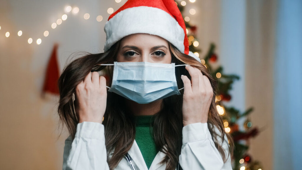 doctor-mask-on-with-christmas-background